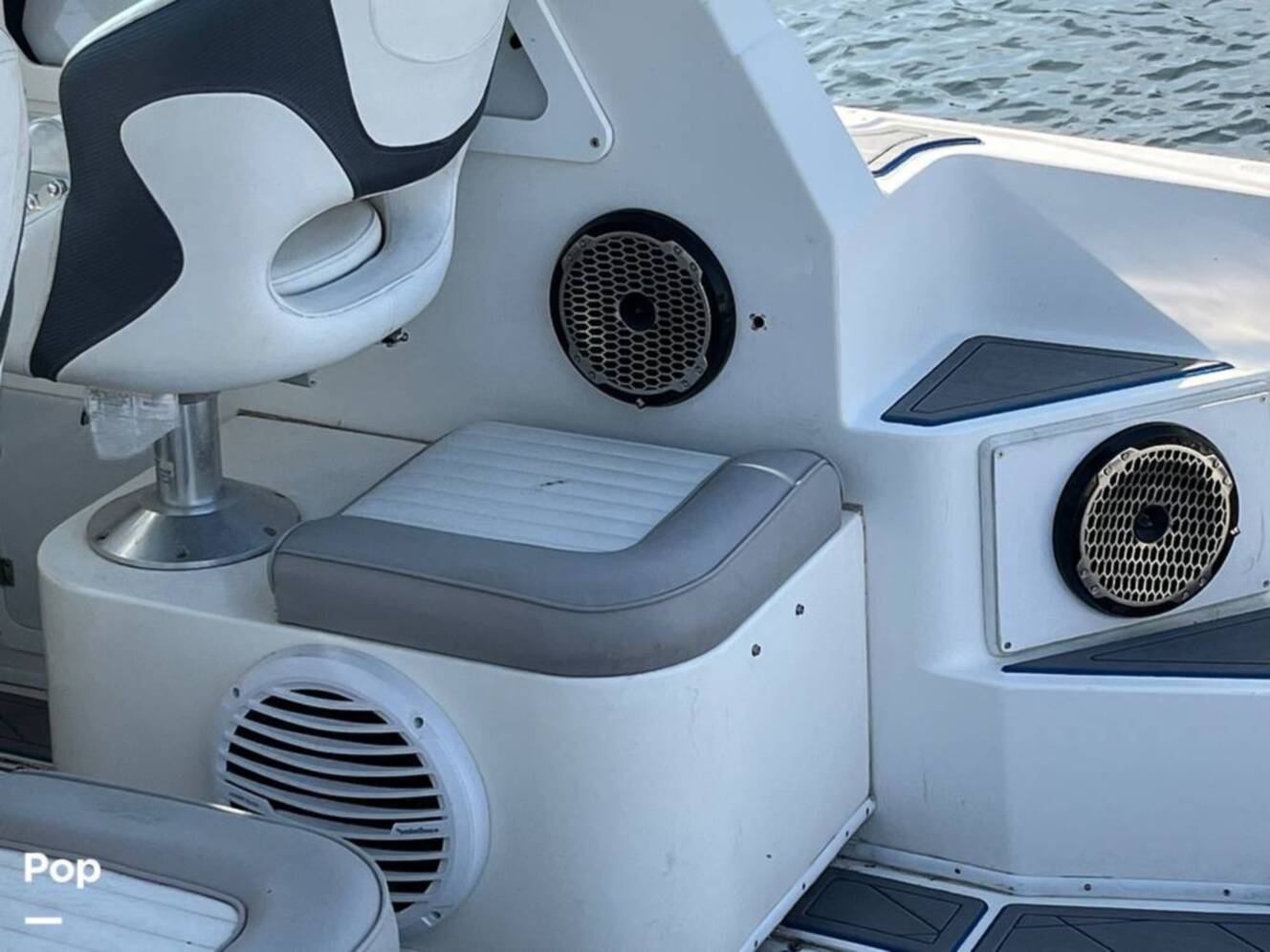 A photo of this 1996 Fountain Sportfish Cruiser