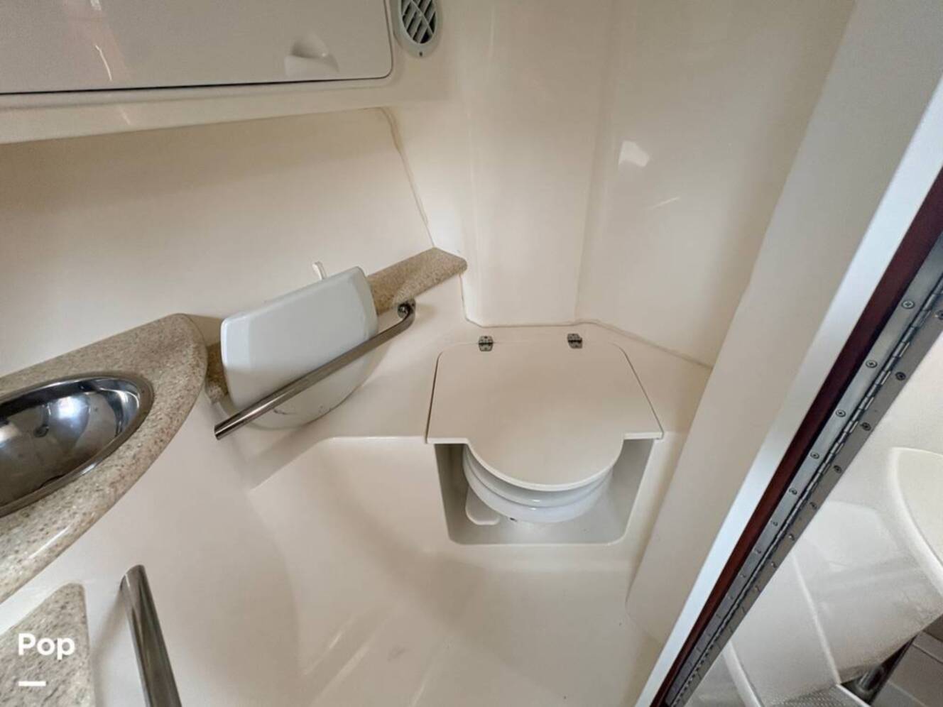 A photo of this 2009 Fountain LX 38