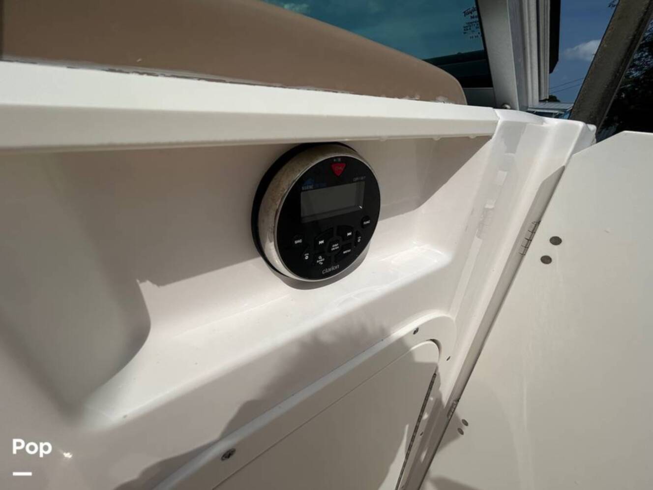 A photo of this 2022 Chaparral 23 SSi OB