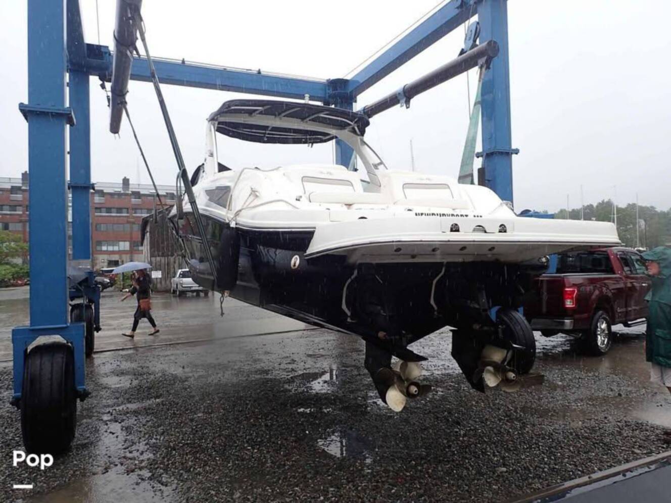 A photo of this 2010 Sea Ray 300 SLX