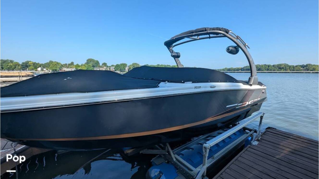 A photo of this 2021 Four Winns Horizon 230 RS