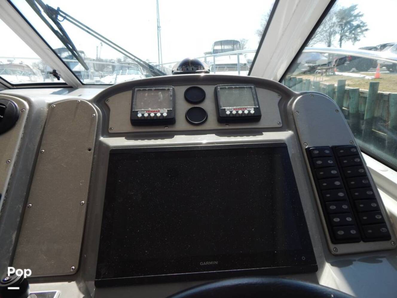 A photo of this 2007 Cruisers Yachts 390 Sports Coupe