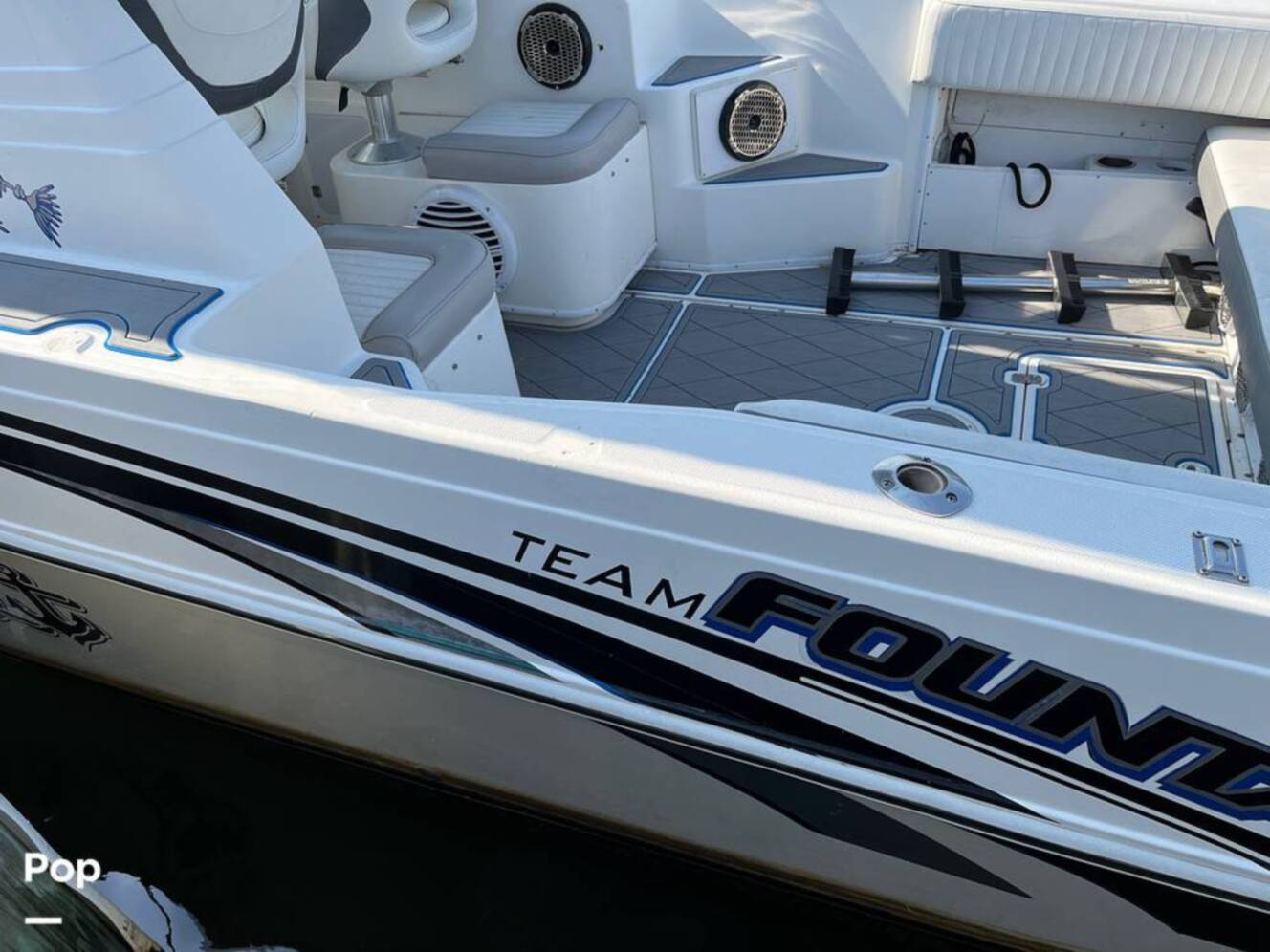 A photo of this 1996 Fountain Sportfish Cruiser