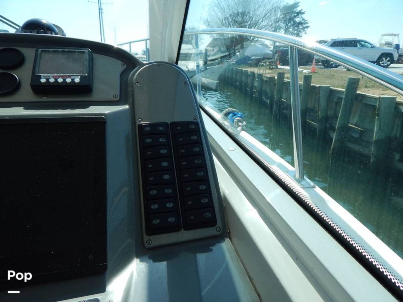 A photo of this 2007 Cruisers Yachts 390 Sports Coupe