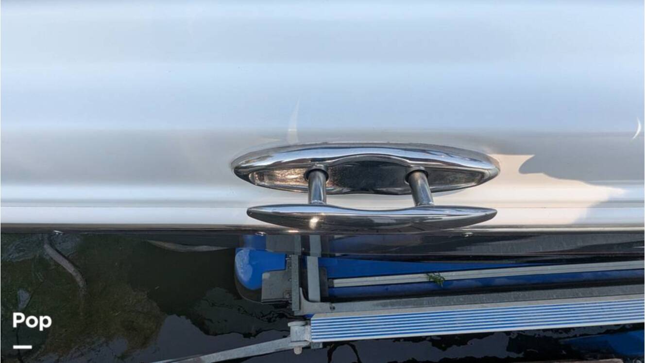 A photo of this 2021 Four Winns Horizon 230 RS