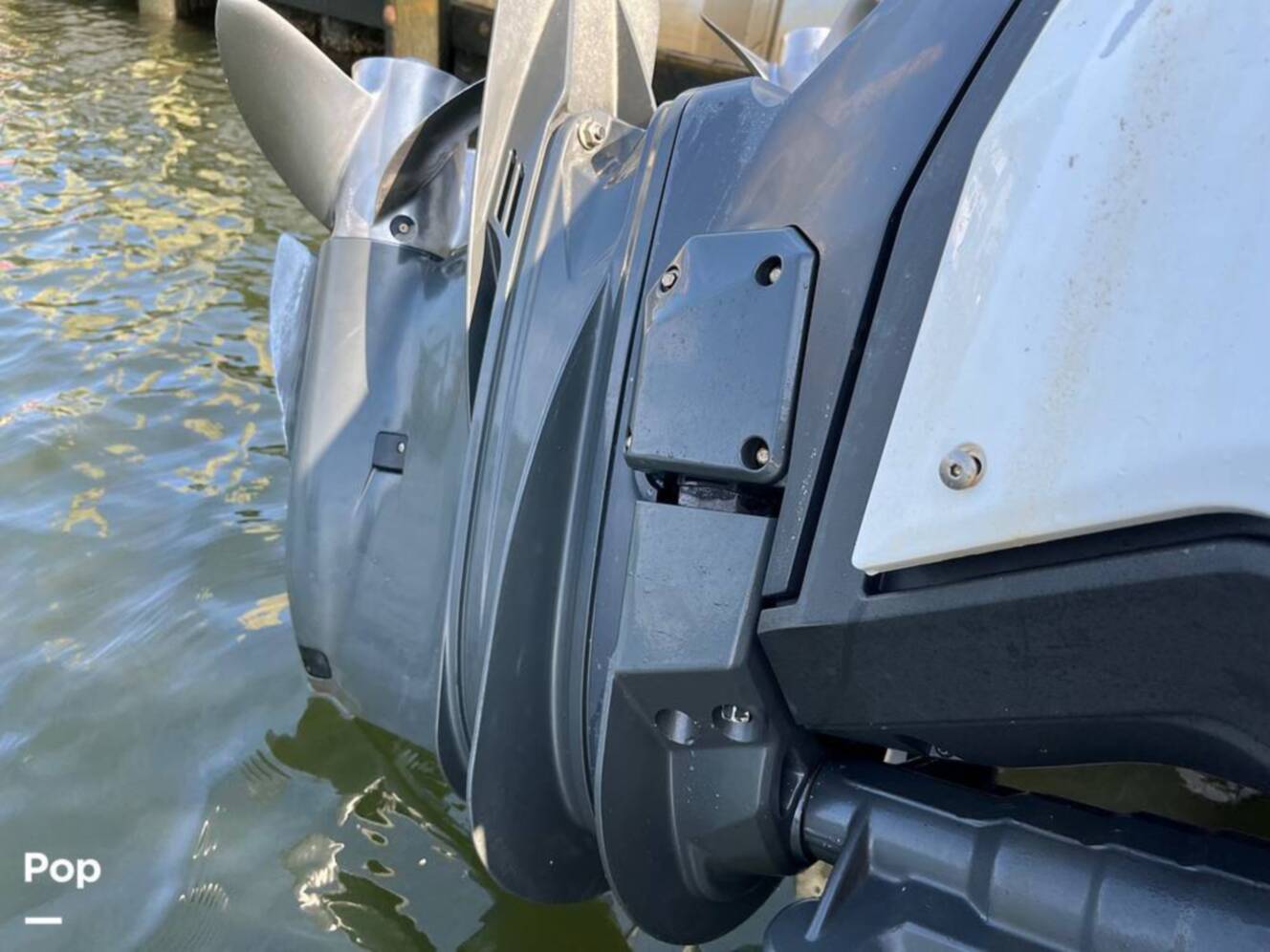 A photo of this 1996 Fountain Sportfish Cruiser