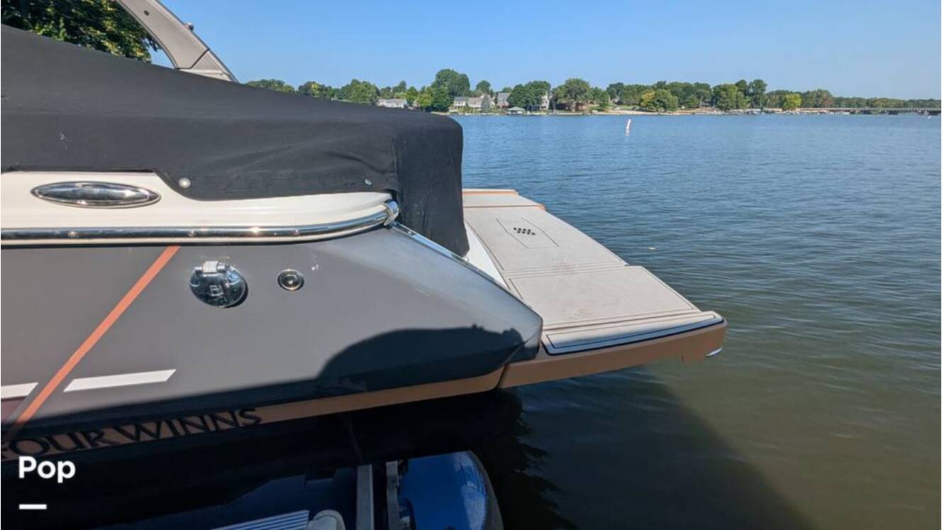 A photo of this 2021 Four Winns Horizon 230 RS