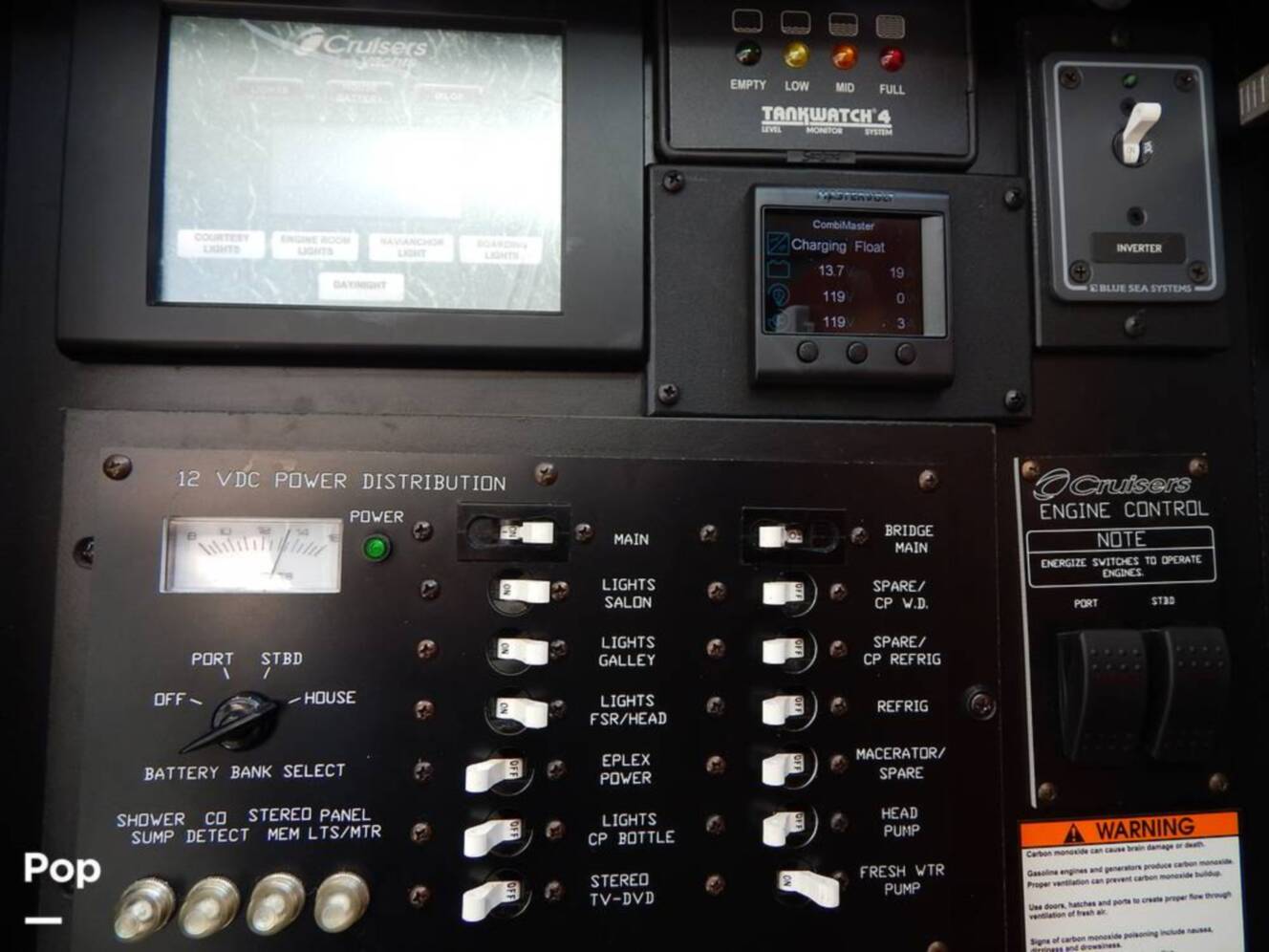 A photo of this 2007 Cruisers Yachts 390 Sports Coupe
