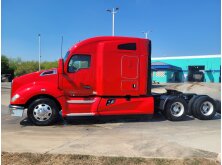 3 of the Best Sleeper Cab Trucks image