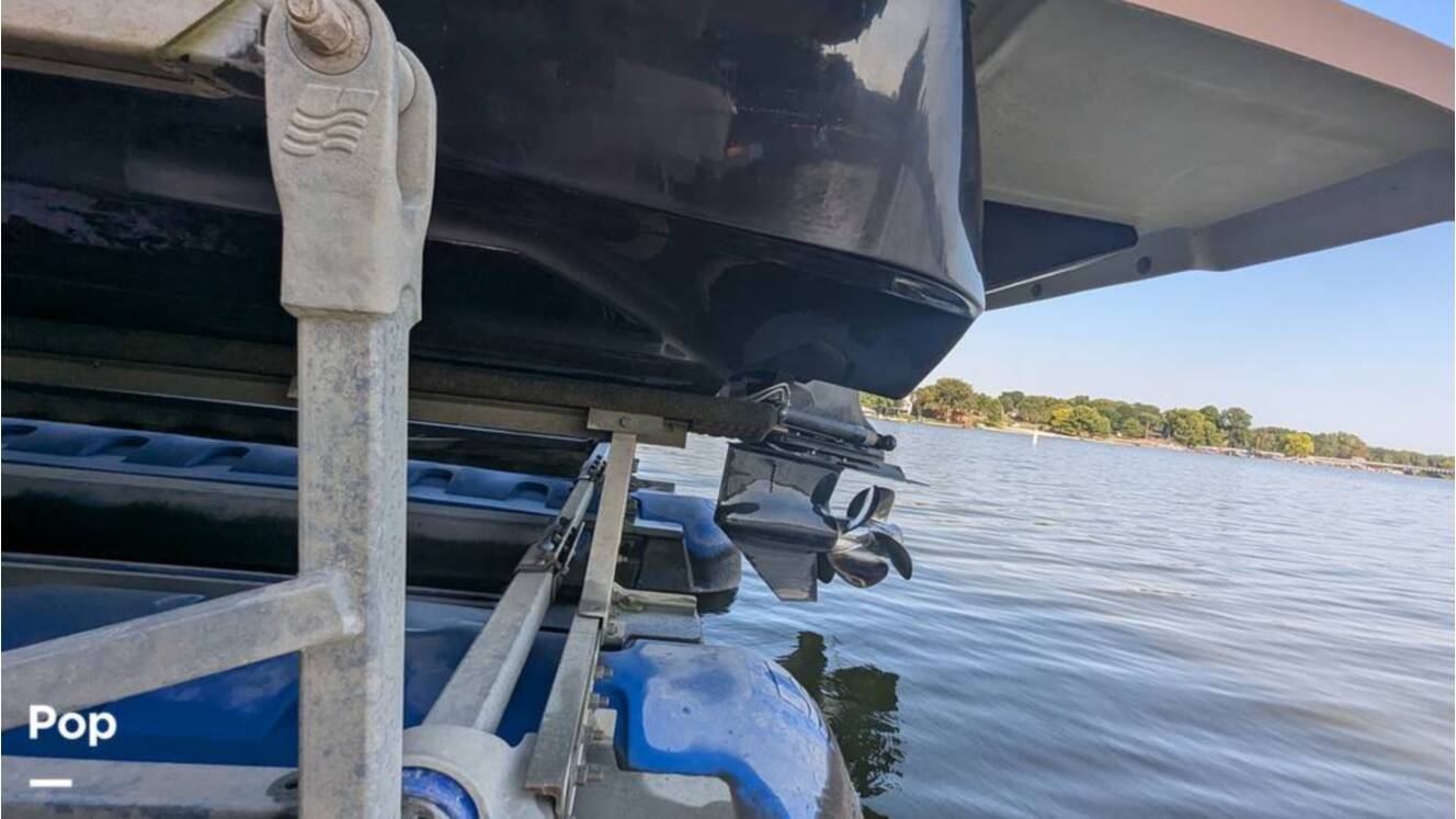 A photo of this 2021 Four Winns Horizon 230 RS