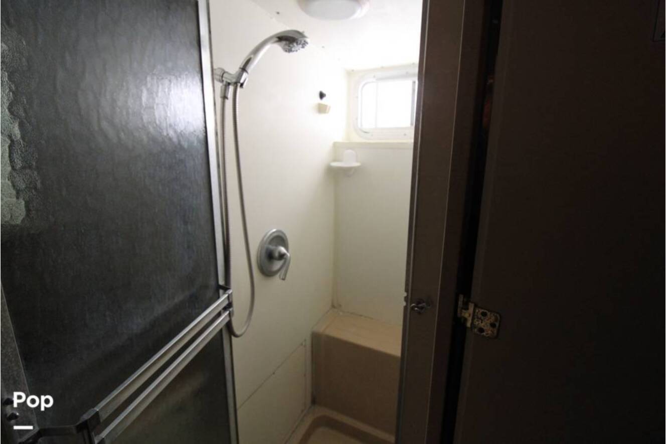 A photo of this 1973 Chris-Craft Commander 41