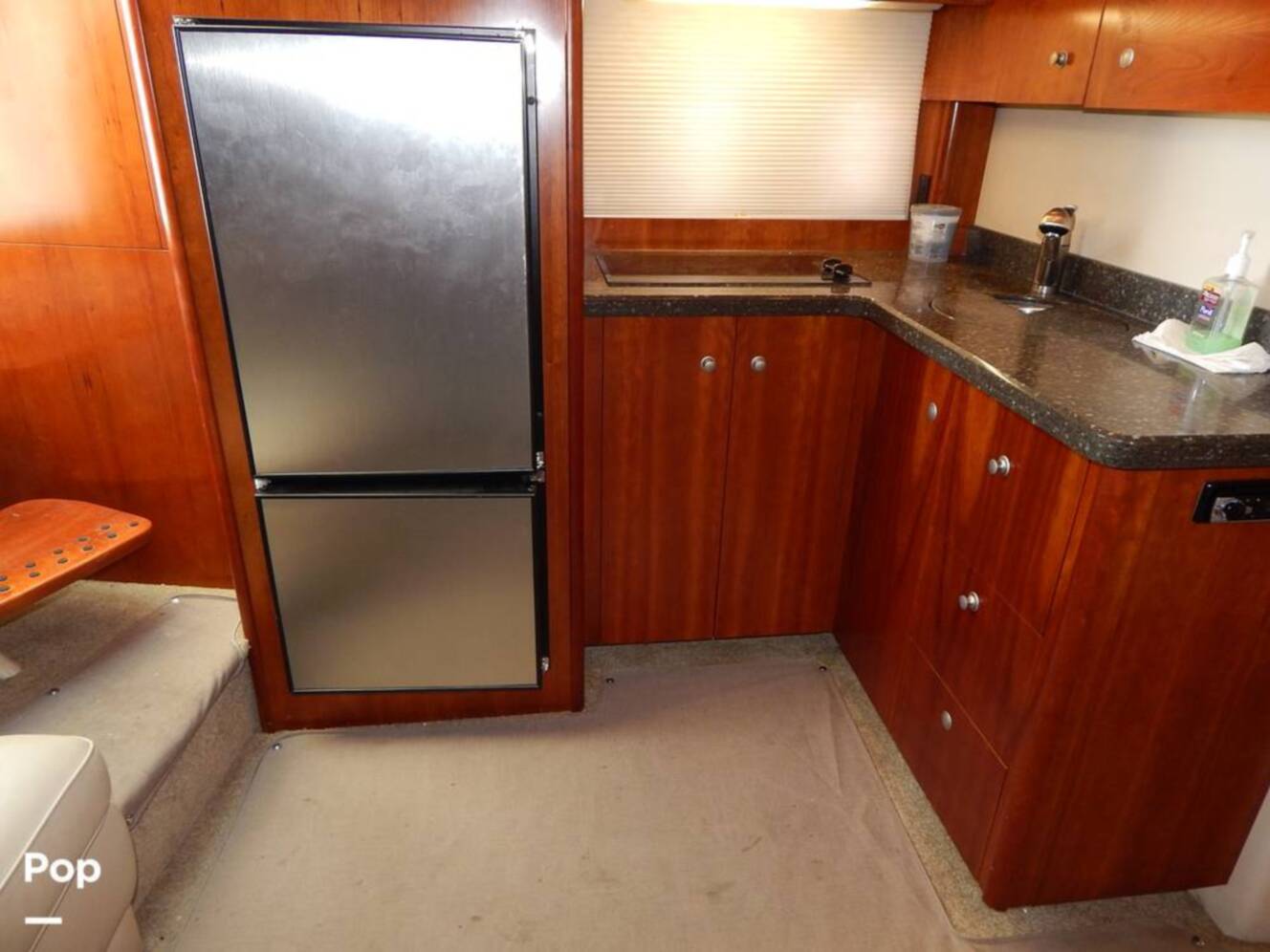 A photo of this 2007 Cruisers Yachts 390 Sports Coupe