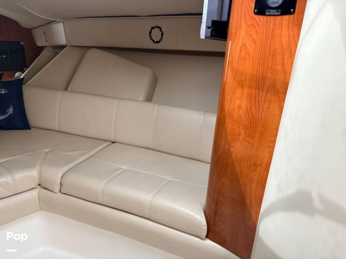 A photo of this 2009 Fountain LX 38