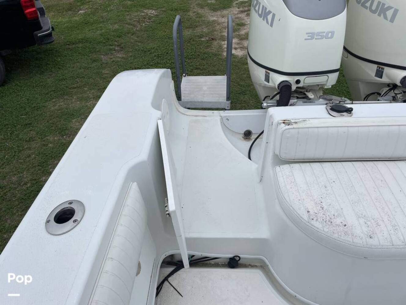A photo of this 2003 Fountain 37