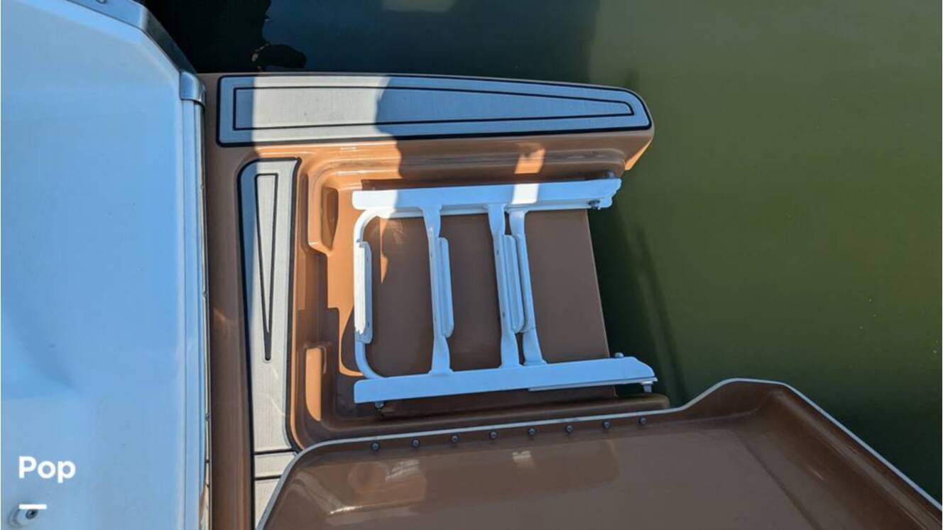 A photo of this 2021 Four Winns Horizon 230 RS