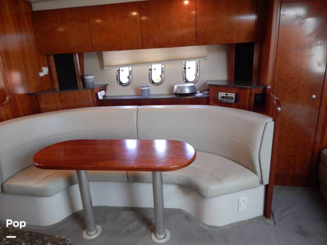 A photo of this 2007 Cruisers Yachts 390 Sports Coupe