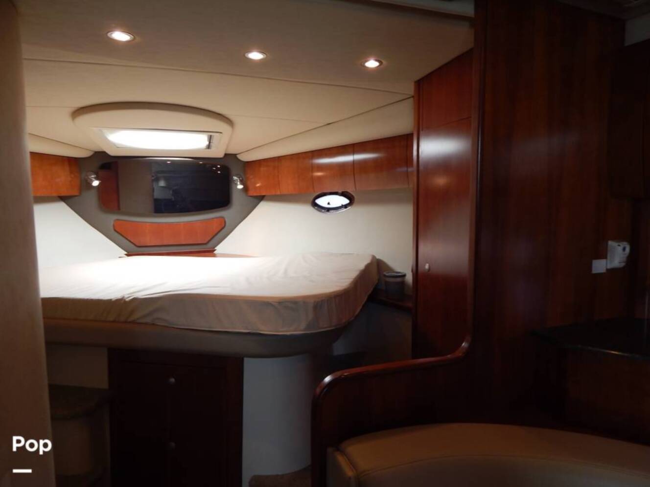 A photo of this 2007 Cruisers Yachts 390 Sports Coupe
