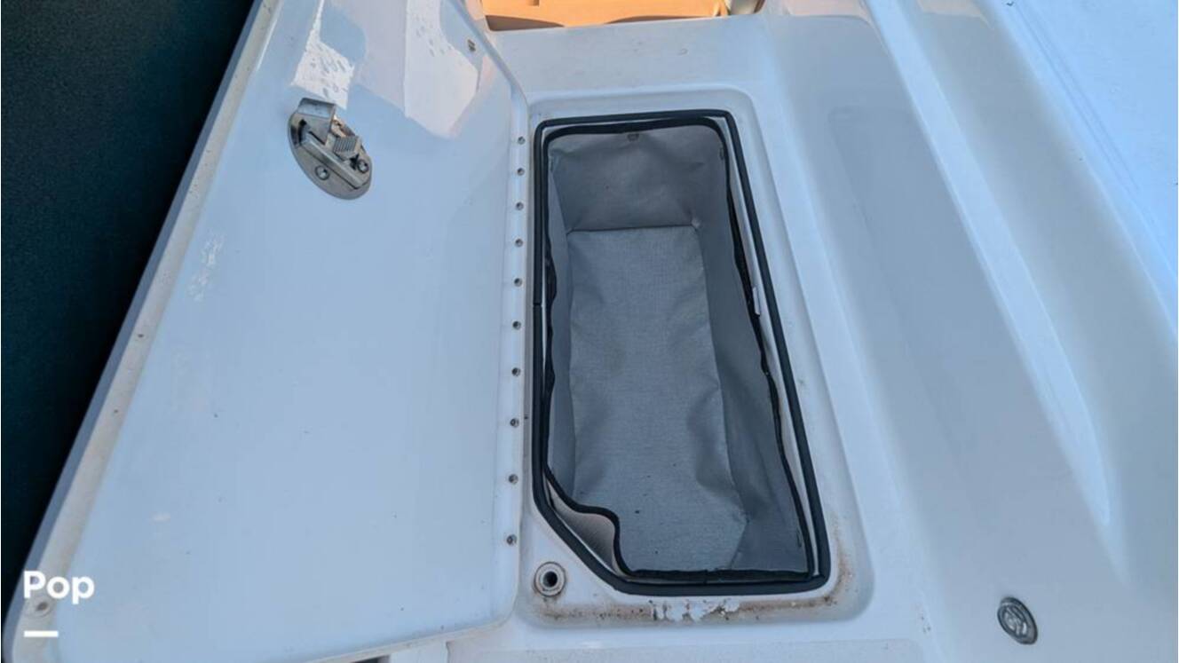 A photo of this 2021 Four Winns Horizon 230 RS