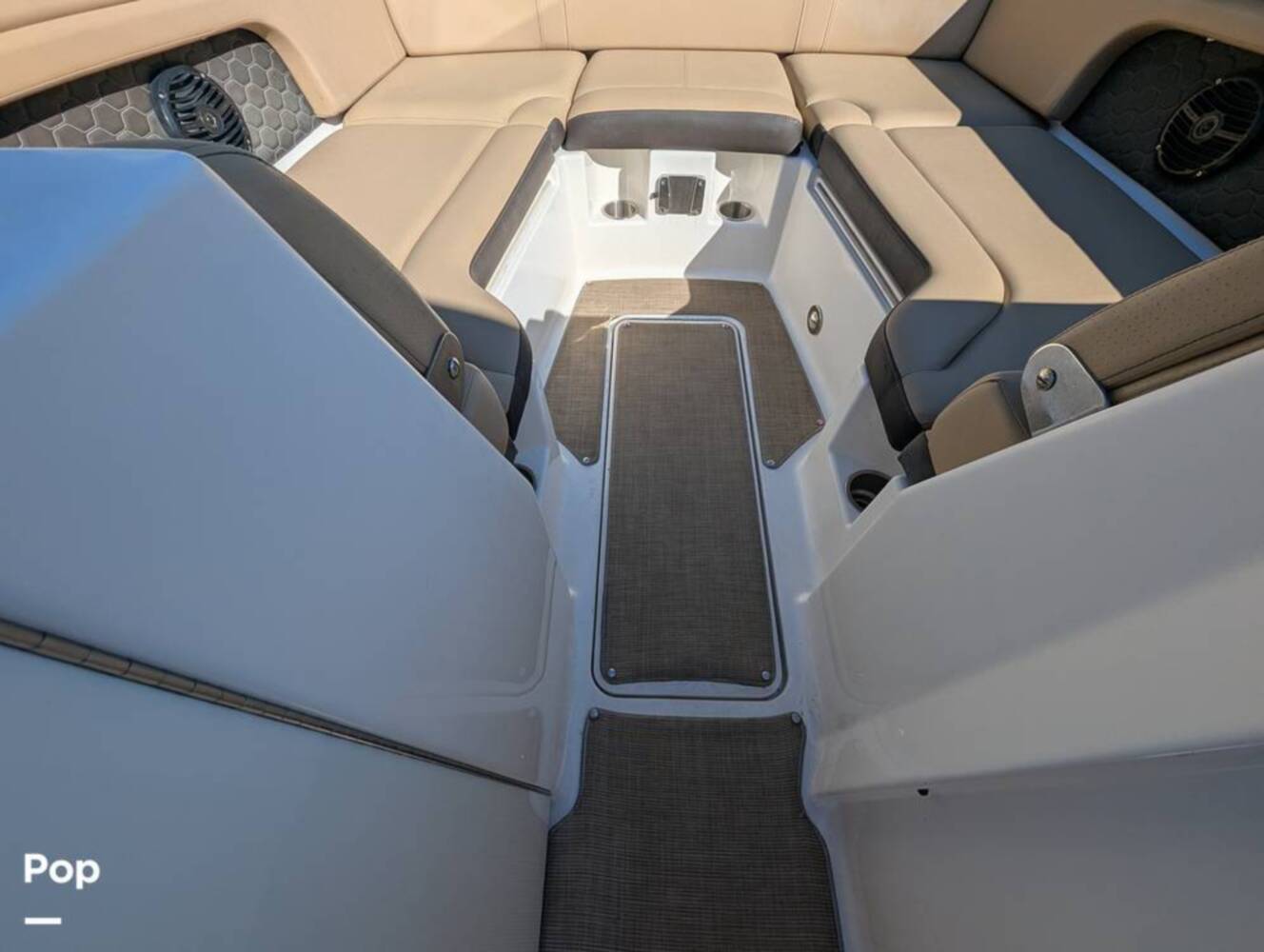 A photo of this 2018 Sea Ray SDX 290