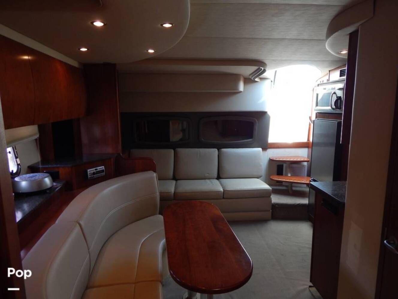 A photo of this 2007 Cruisers Yachts 390 Sports Coupe