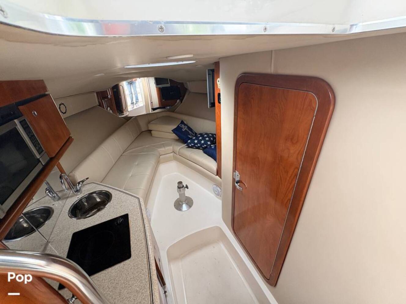 A photo of this 2009 Fountain LX 38