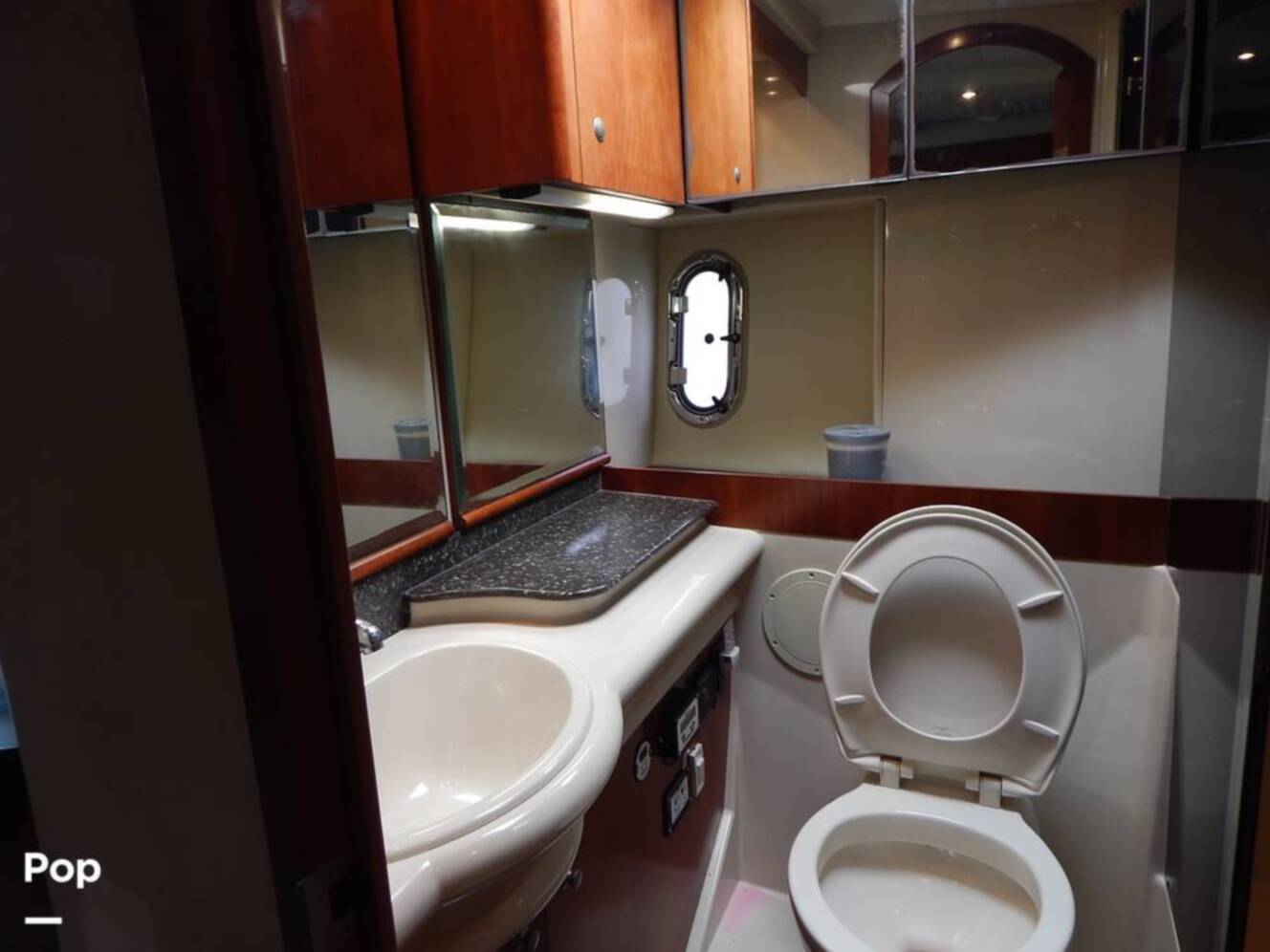 A photo of this 2007 Cruisers Yachts 390 Sports Coupe