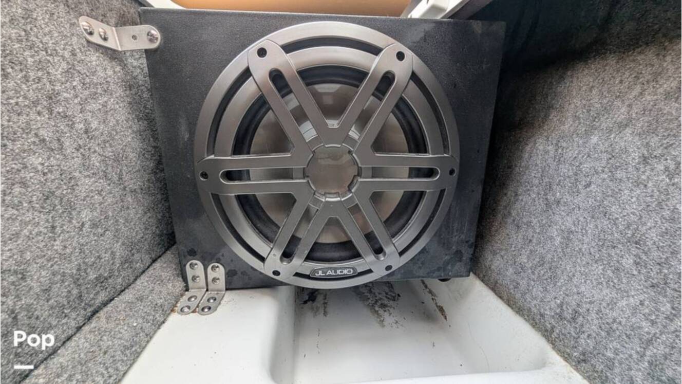 A photo of this 2021 Four Winns Horizon 230 RS