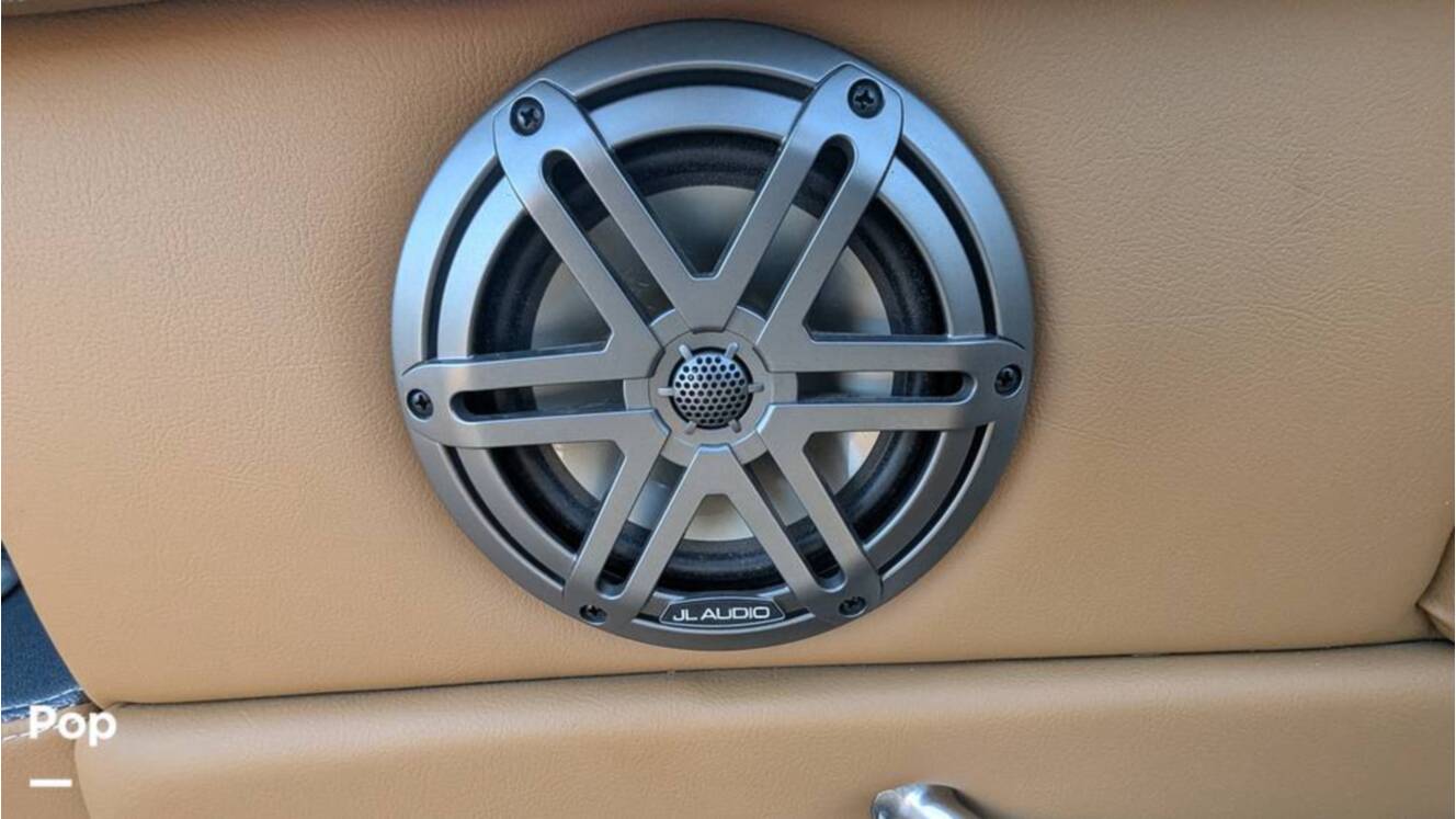 A photo of this 2021 Four Winns Horizon 230 RS