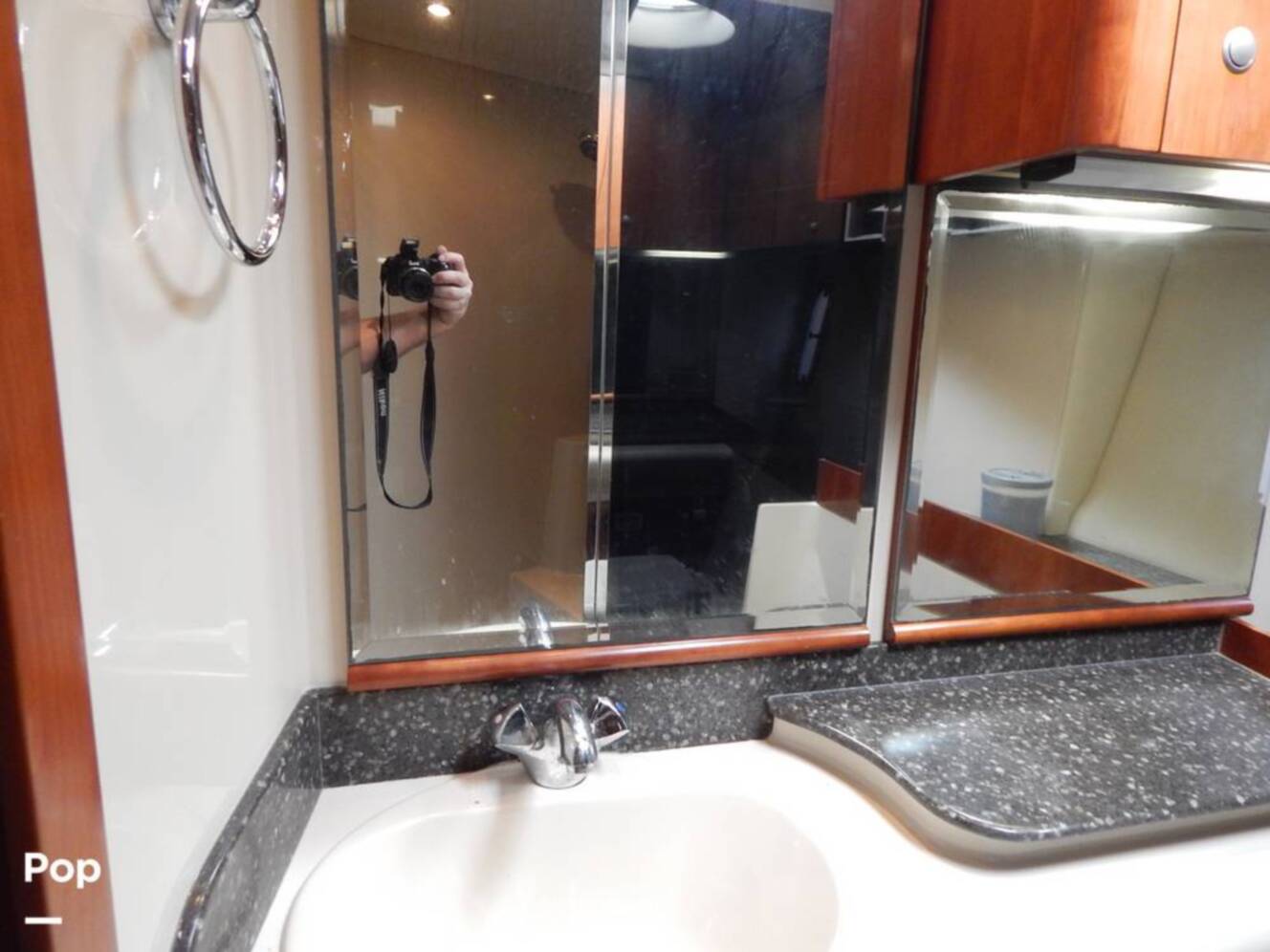 A photo of this 2007 Cruisers Yachts 390 Sports Coupe