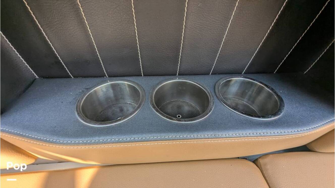 A photo of this 2021 Four Winns Horizon 230 RS