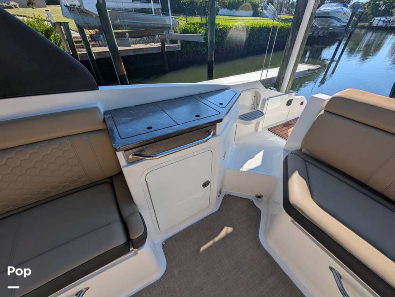 A photo of this 2018 Sea Ray SDX 290