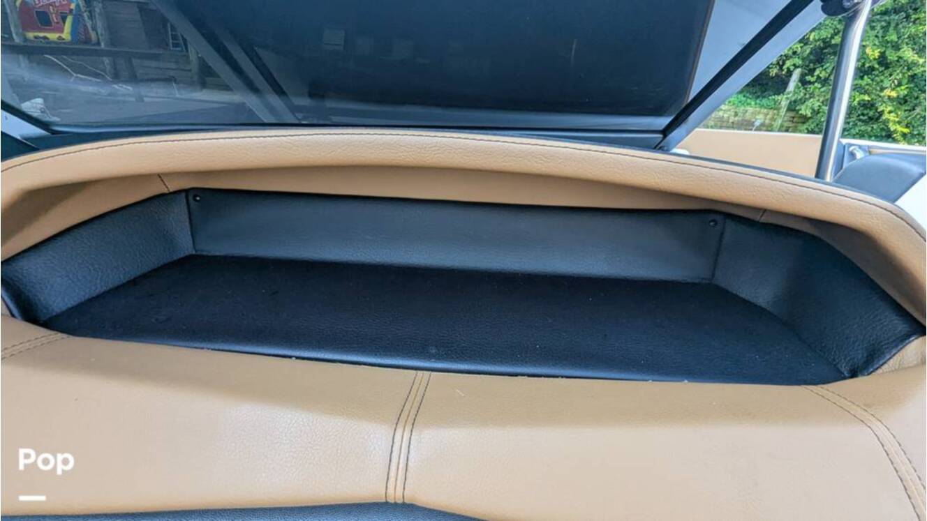 A photo of this 2021 Four Winns Horizon 230 RS