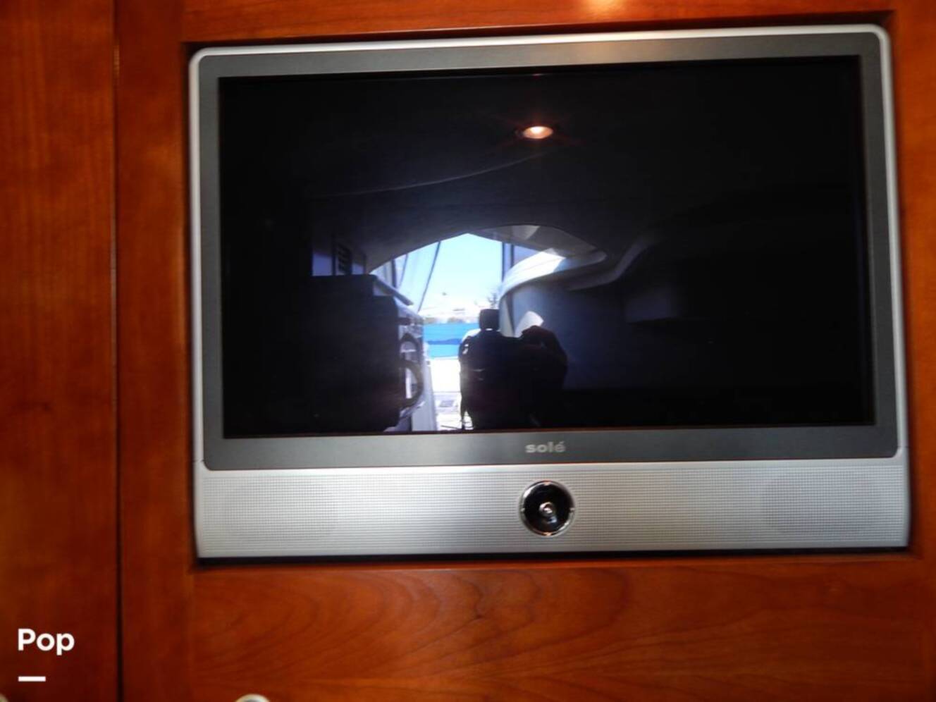 A photo of this 2007 Cruisers Yachts 390 Sports Coupe