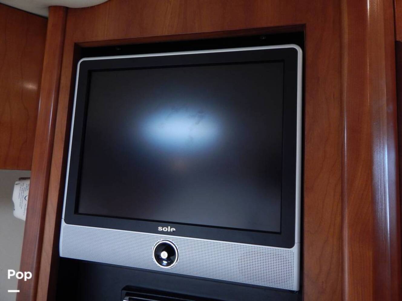 A photo of this 2007 Cruisers Yachts 390 Sports Coupe