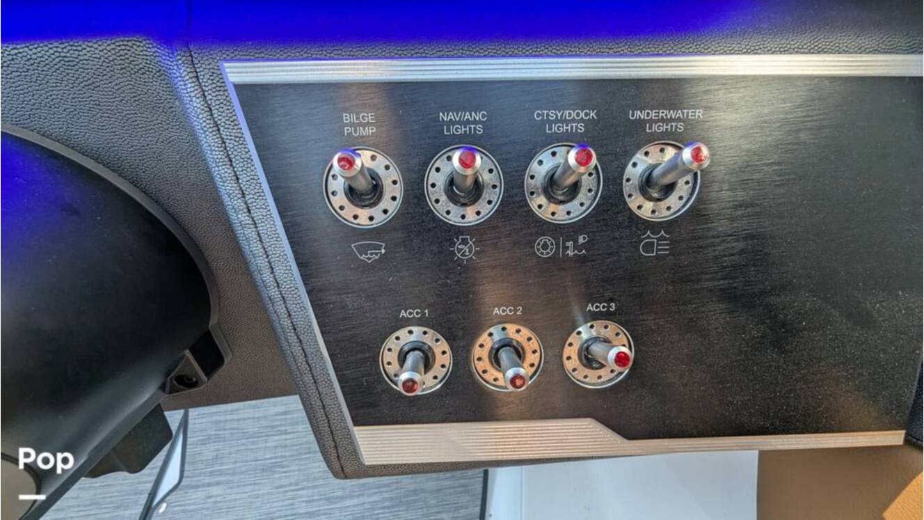 A photo of this 2021 Four Winns Horizon 230 RS