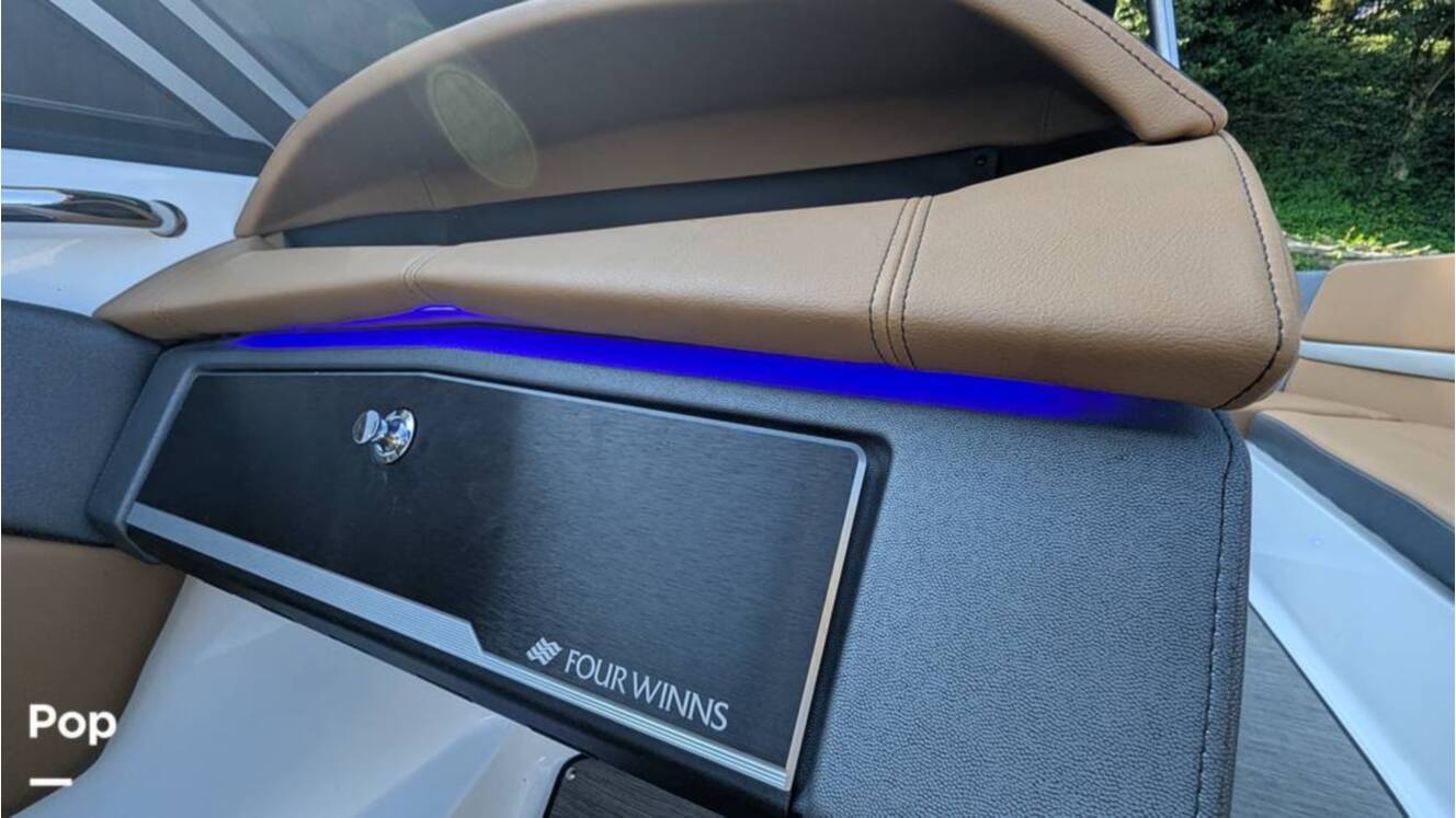 A photo of this 2021 Four Winns Horizon 230 RS