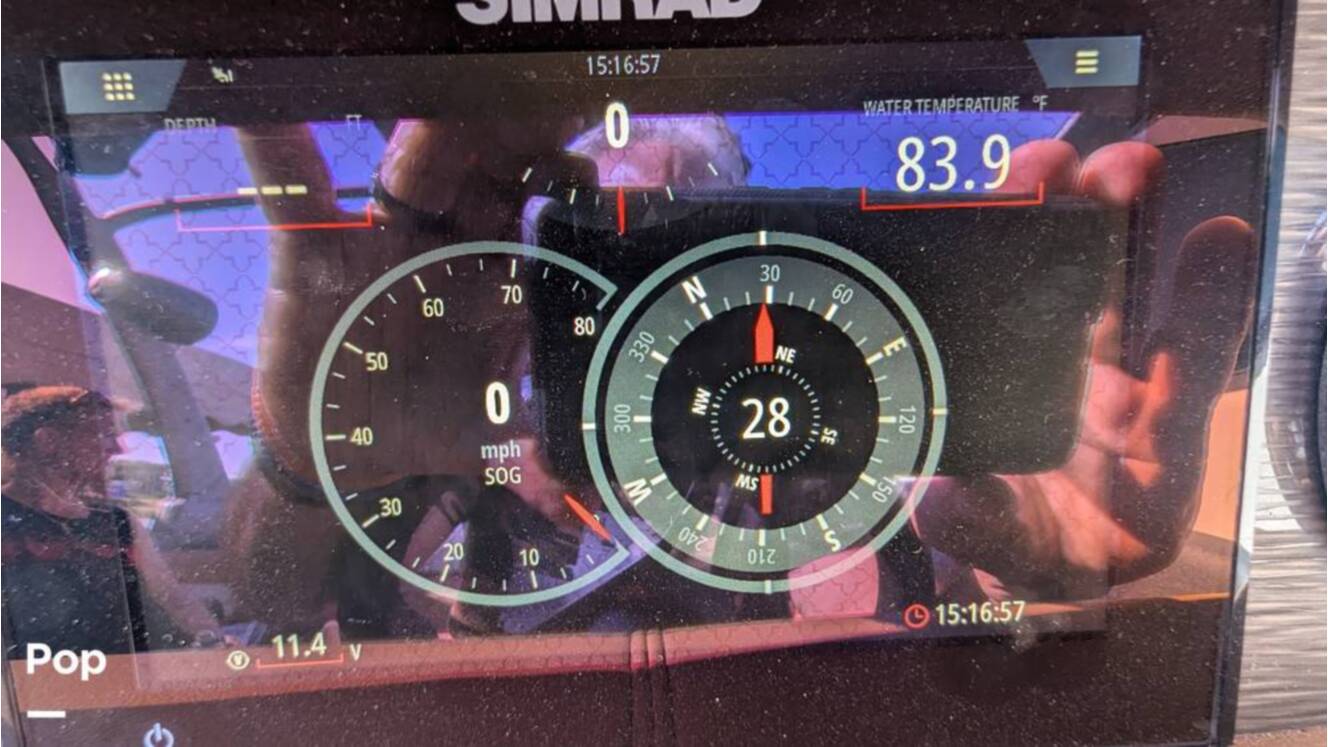 A photo of this 2021 Four Winns Horizon 230 RS
