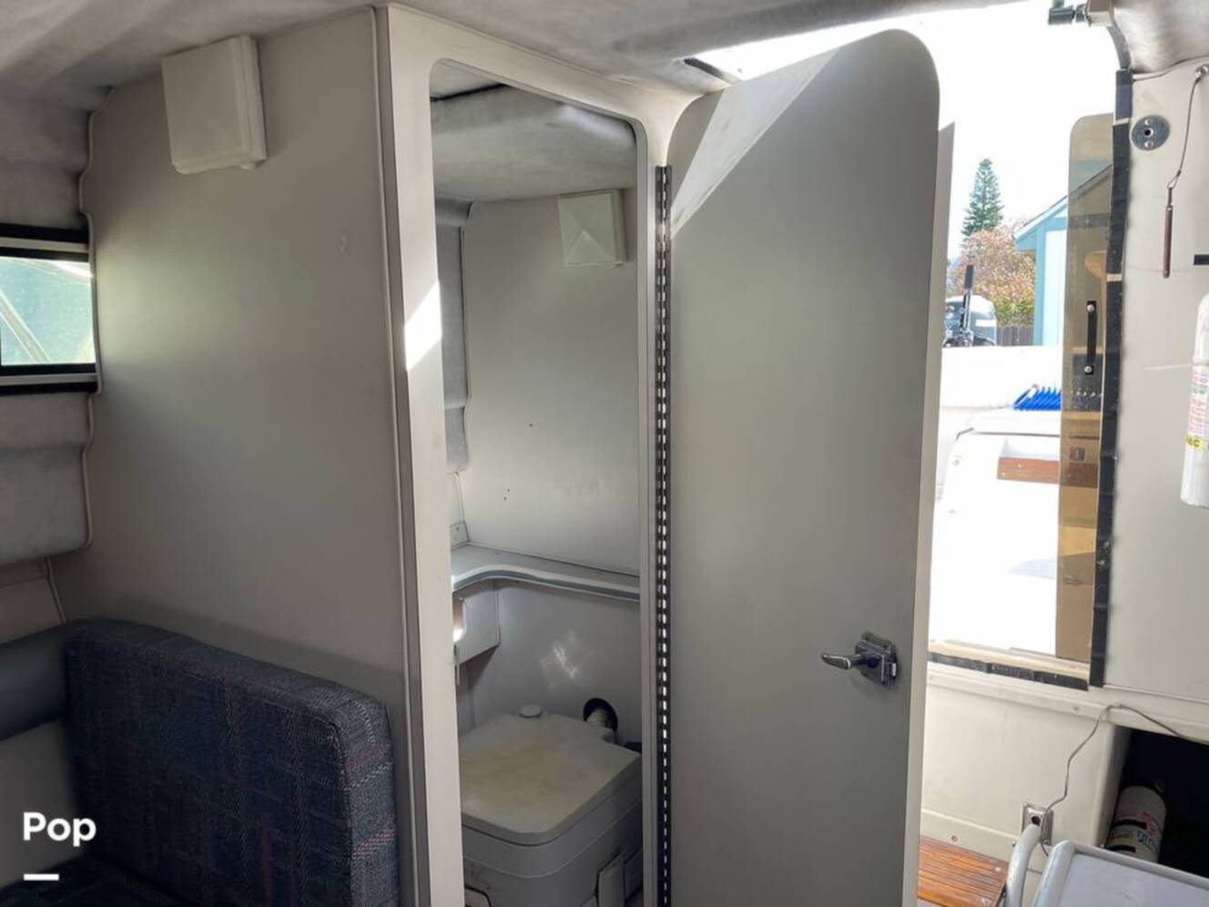 A photo of this 1990 Wellcraft 250 Sportsman