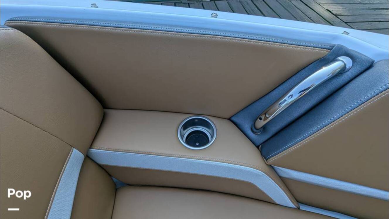 A photo of this 2021 Four Winns Horizon 230 RS
