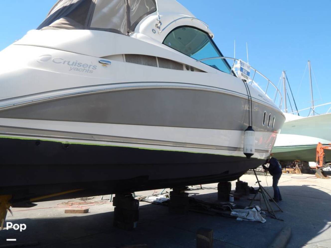 A photo of this 2007 Cruisers Yachts 390 Sports Coupe