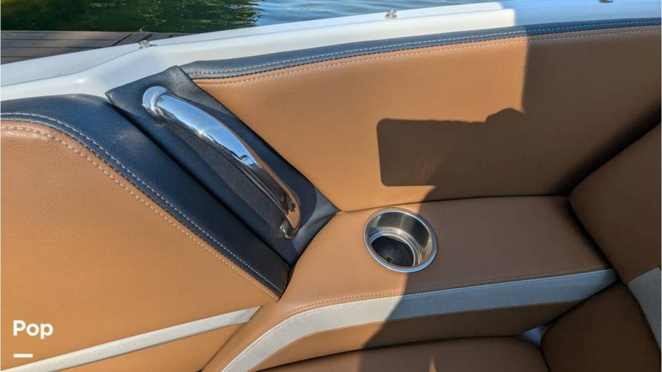 A photo of this 2021 Four Winns Horizon 230 RS
