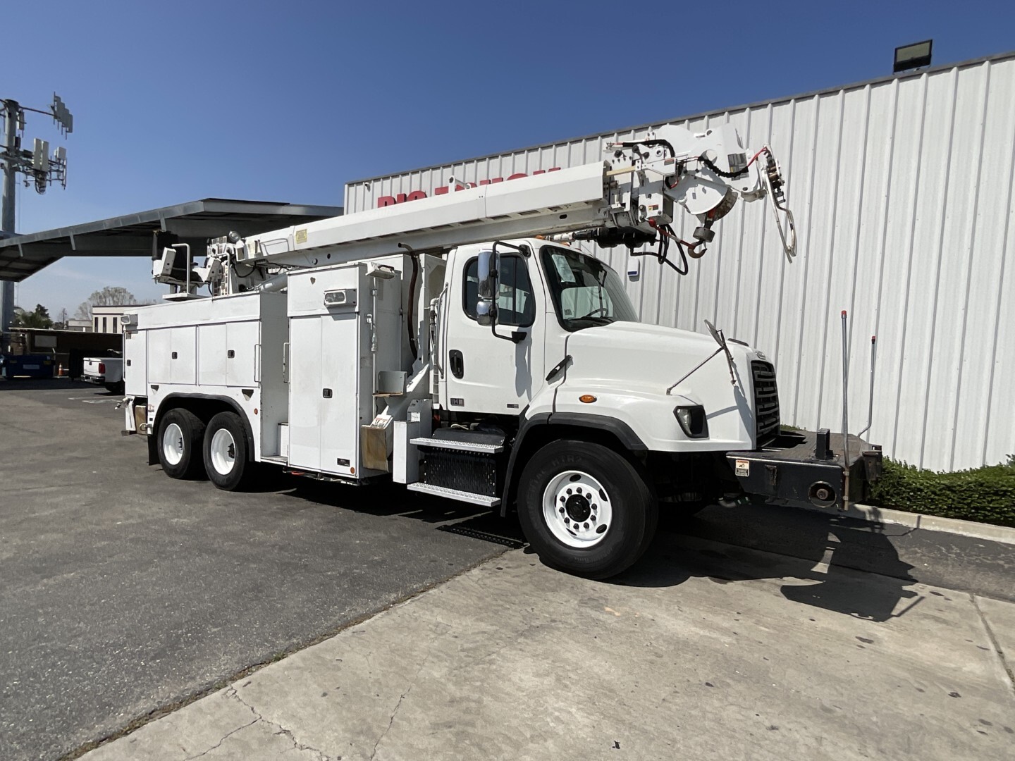 2013 FREIGHTLINER 114SD in Fontana, CA