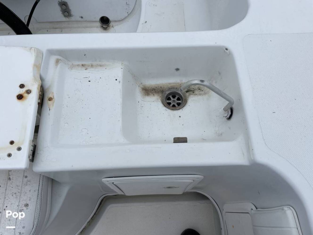 A photo of this 2003 Fountain 37
