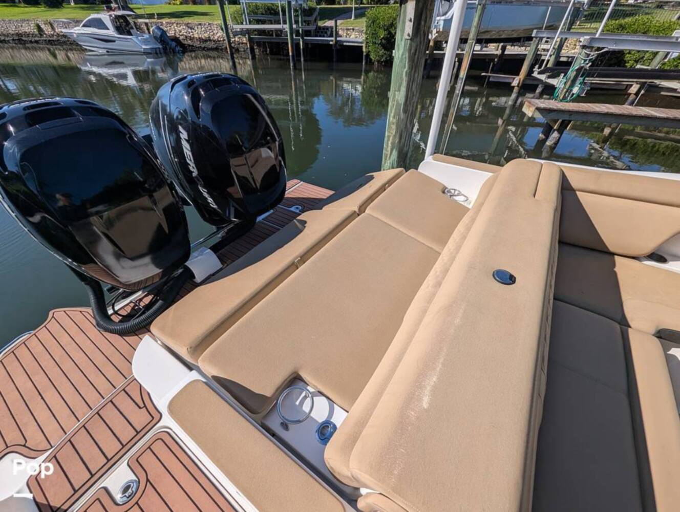 A photo of this 2018 Sea Ray SDX 290