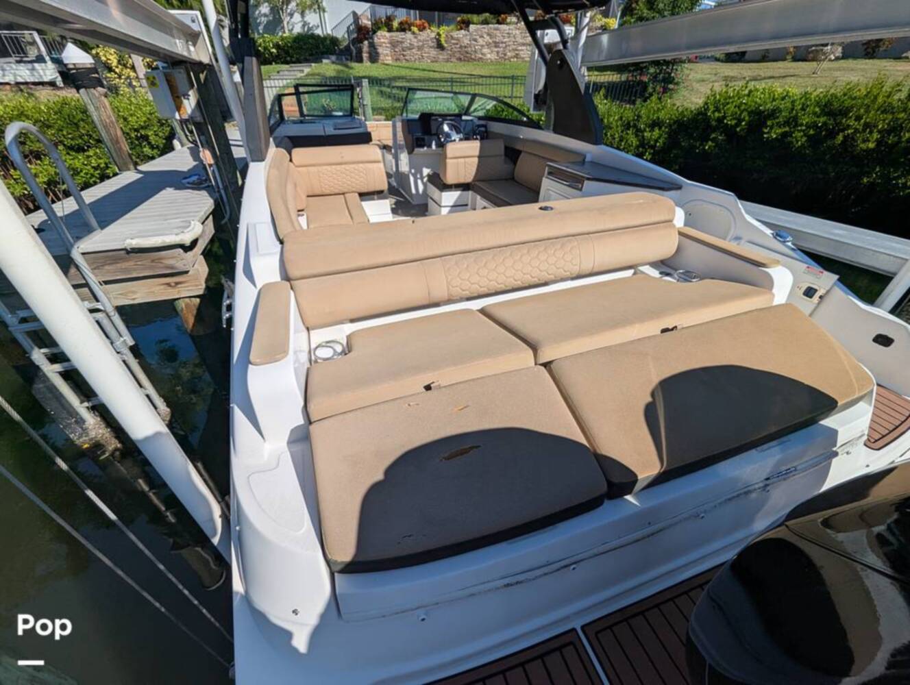 A photo of this 2018 Sea Ray SDX 290