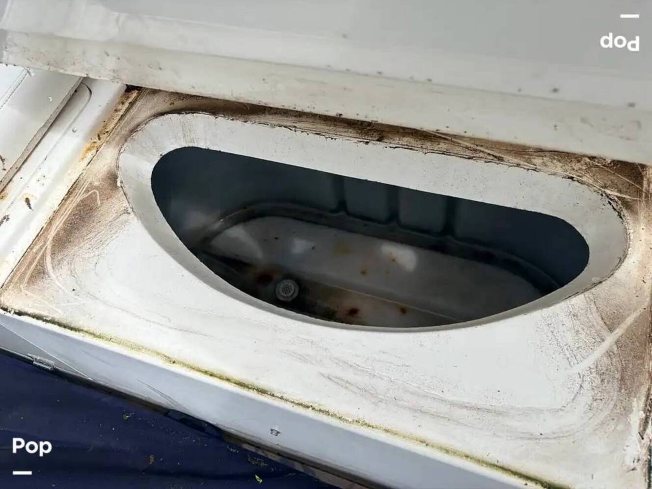 A photo of this 2009 Fountain LX 38