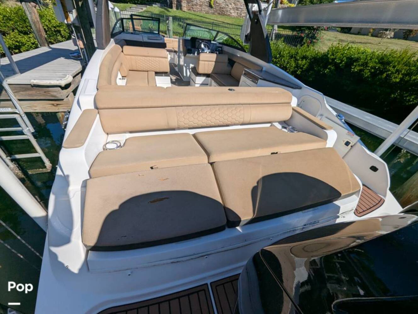 A photo of this 2018 Sea Ray SDX 290