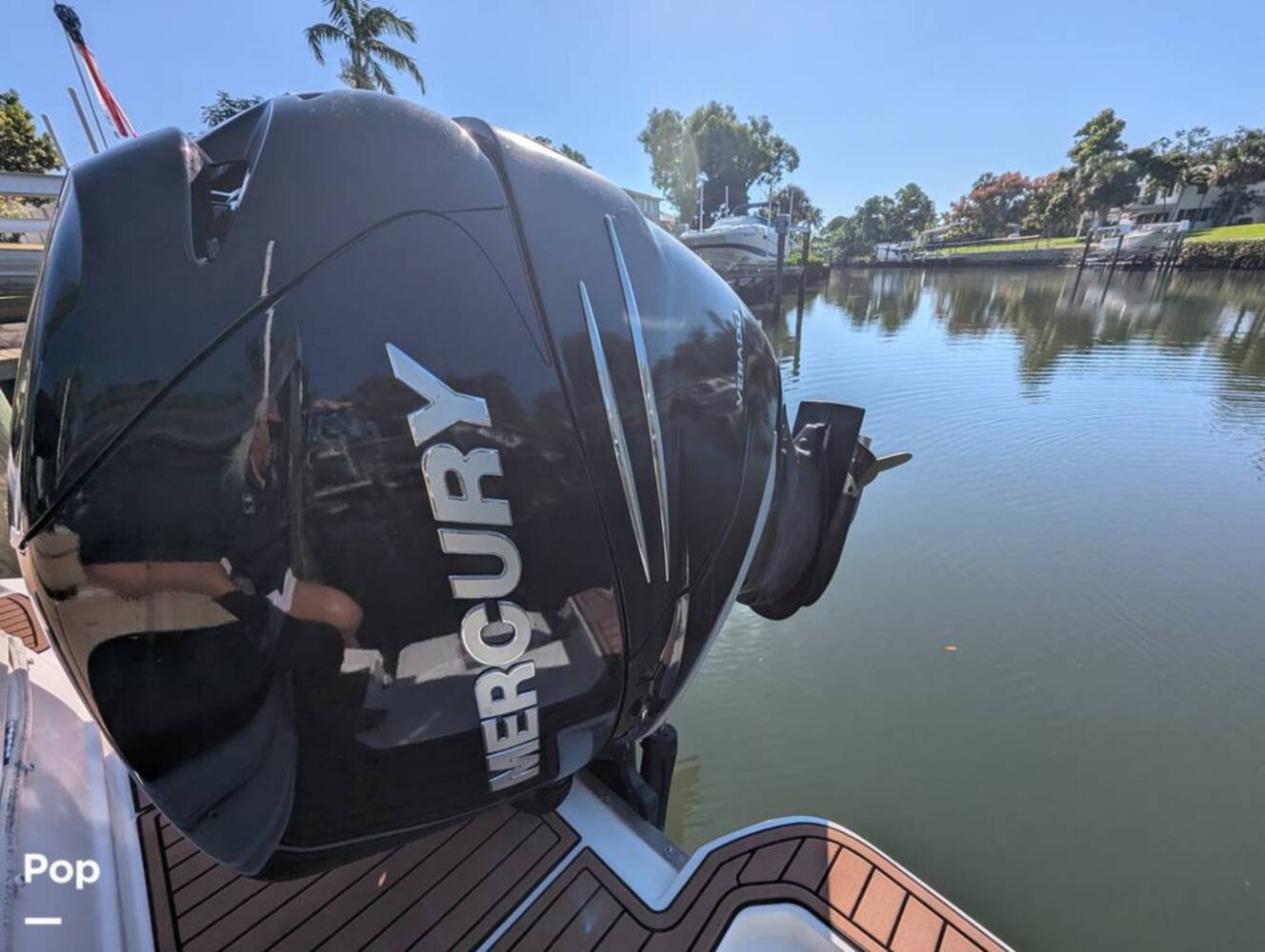 A photo of this 2018 Sea Ray SDX 290