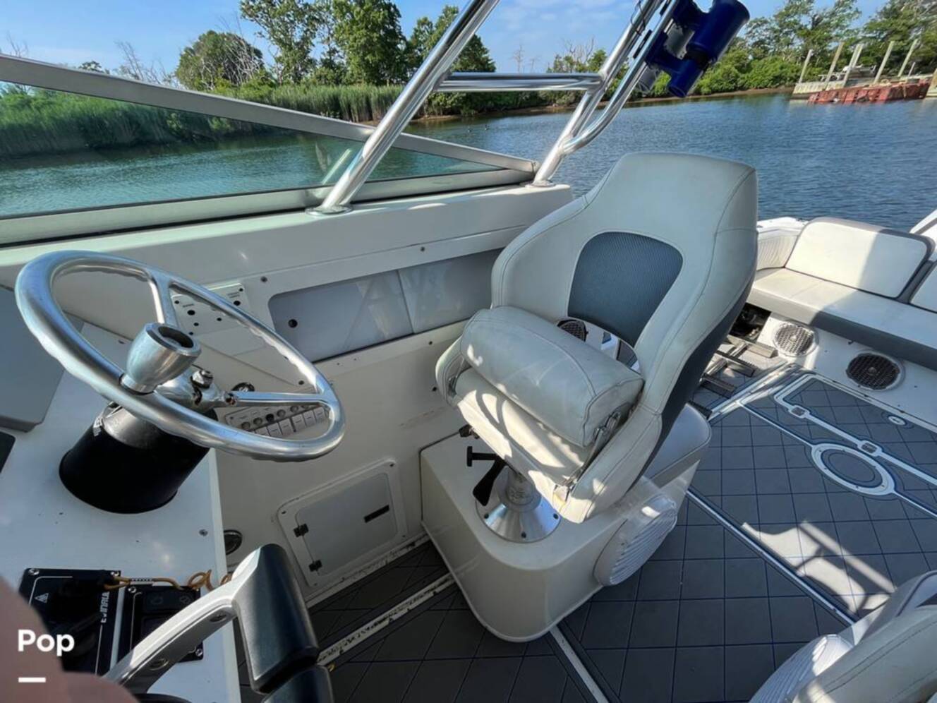 A photo of this 1996 Fountain Sportfish Cruiser