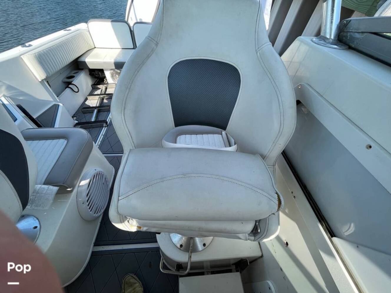 A photo of this 1996 Fountain Sportfish Cruiser